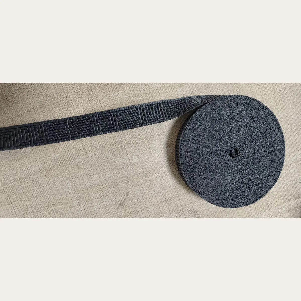 25mm polyester jacquard webbing roll with custom woven pattern